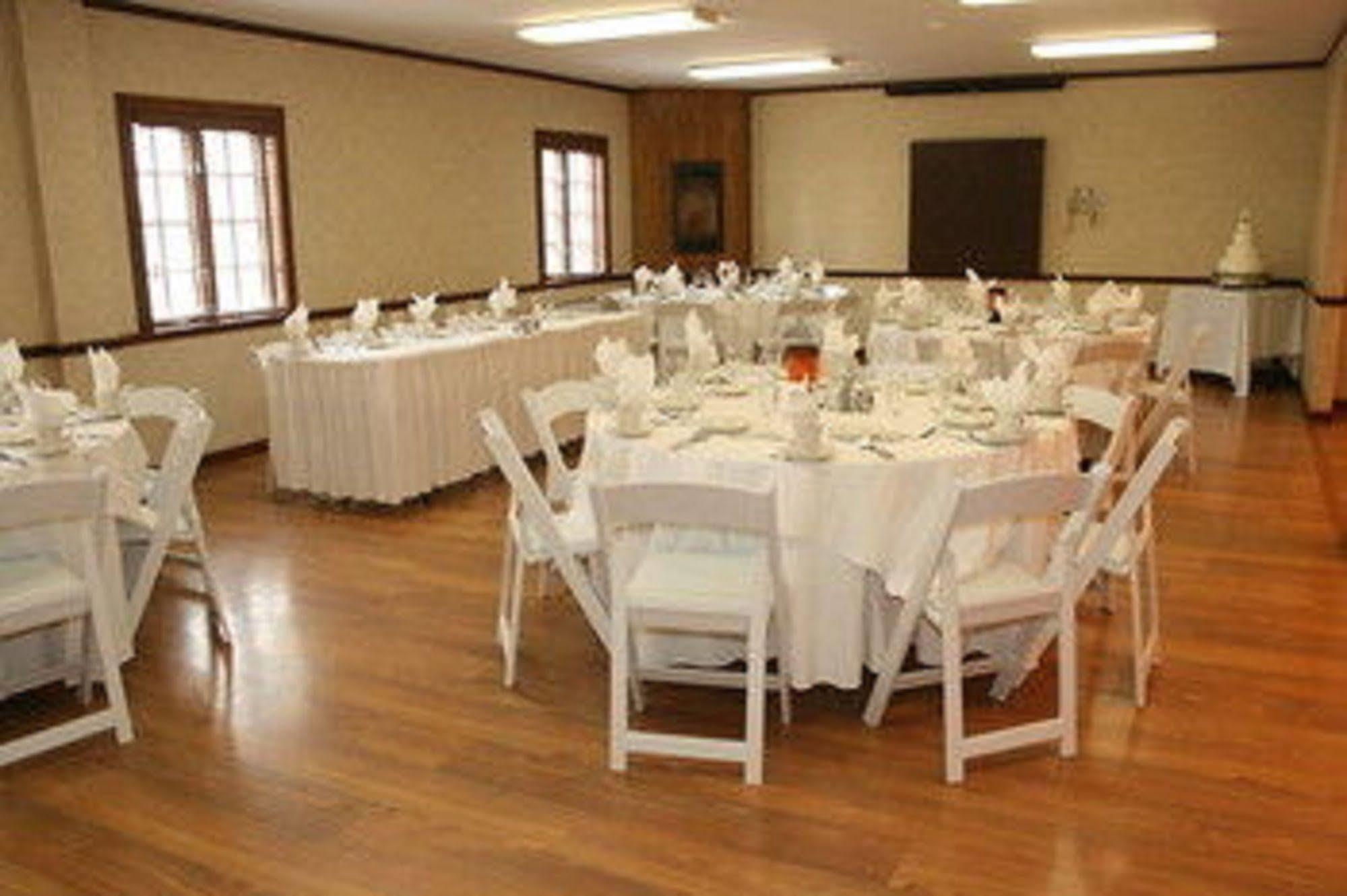 Starved Rock Lodge & Conference Center Utica Exterior photo